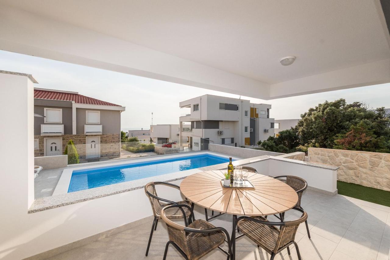 Sara Luxury Apartment With A Pool Novalja Exterior photo