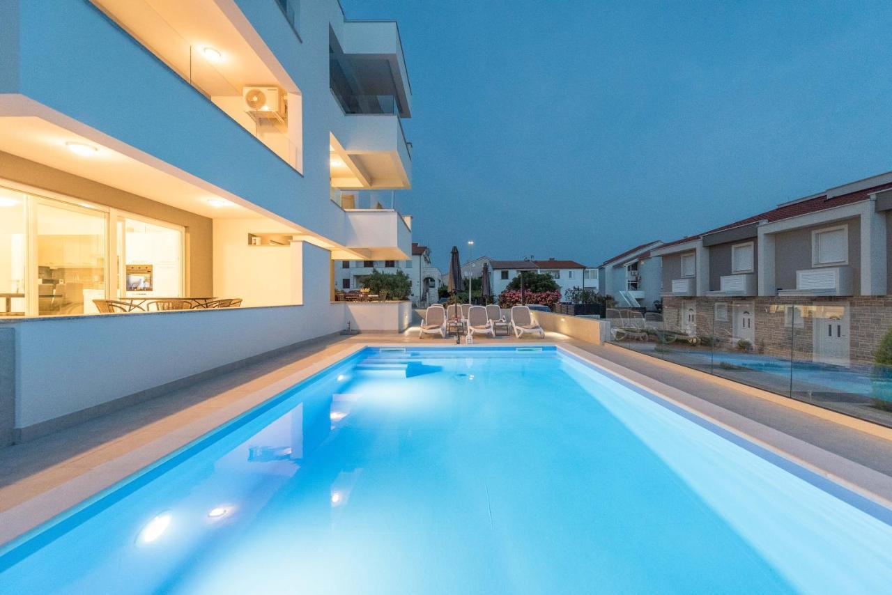 Sara Luxury Apartment With A Pool Novalja Exterior photo